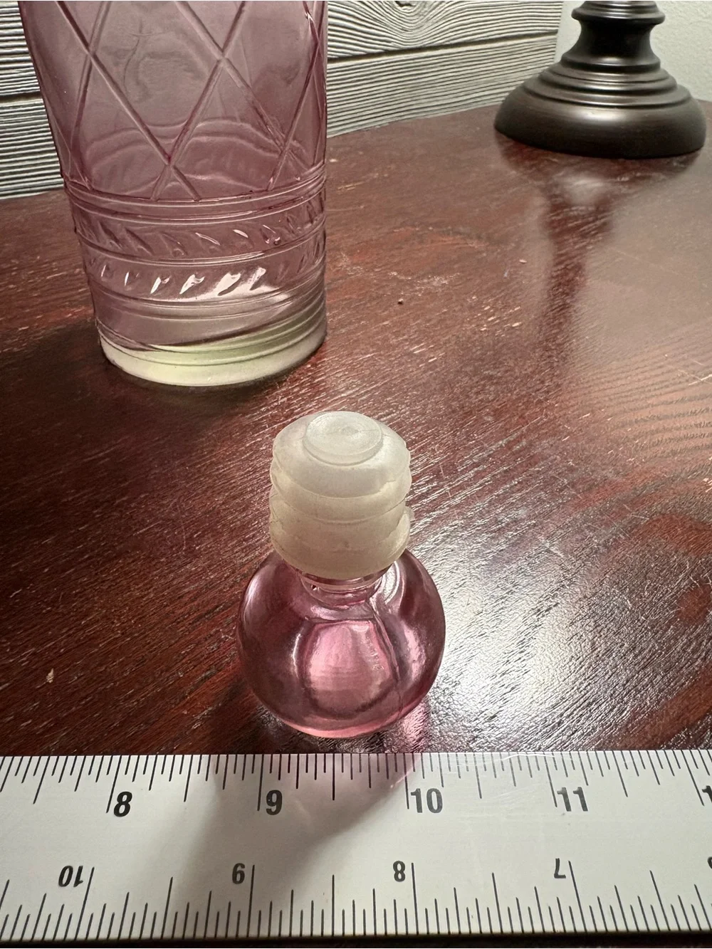 Vintage -style Pink Glass Decanter-diamond geometric pattern w/ glass stopper